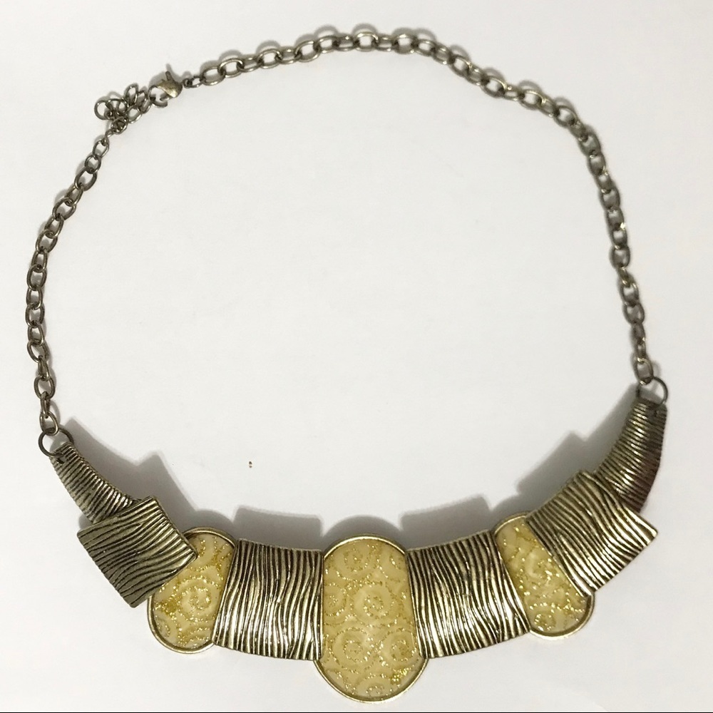 ✨2/$20 🏆 Gold Statement Necklace